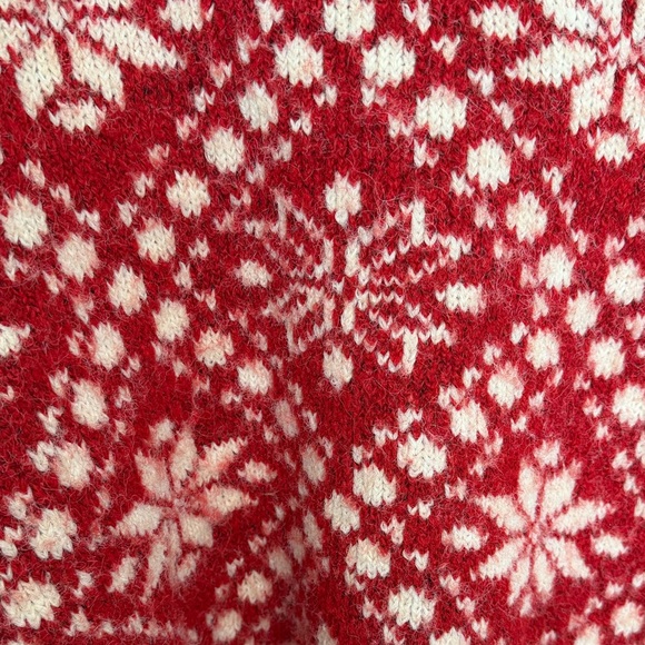 Universal Thread Red and White Fair Isle Scoopneck Sweater. Size XL - Picture 6 of 7